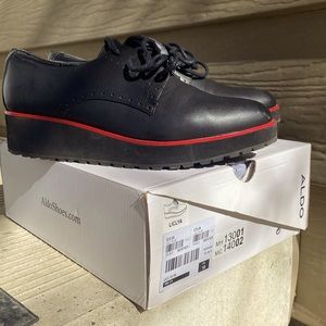 Platform flat lace up shoes